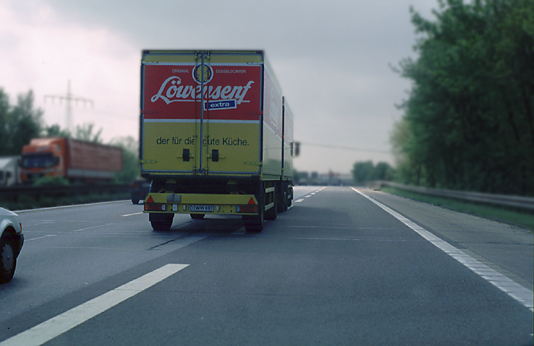rechts &uuml;berholen erlaubt